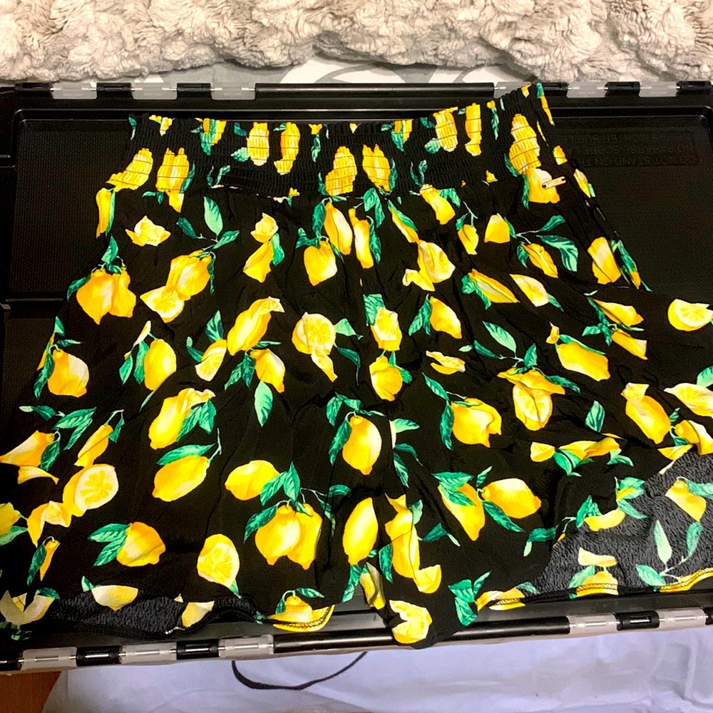 NWT PINK lemon-print shorts